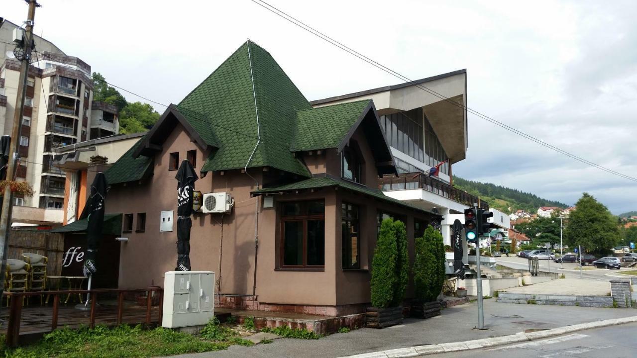 Art Hotel Nova Varoš Buitenkant foto