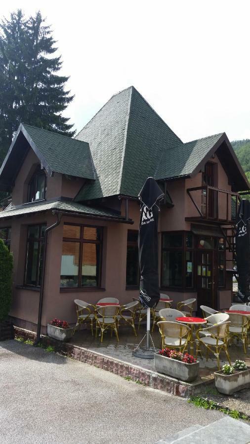 Art Hotel Nova Varoš Buitenkant foto