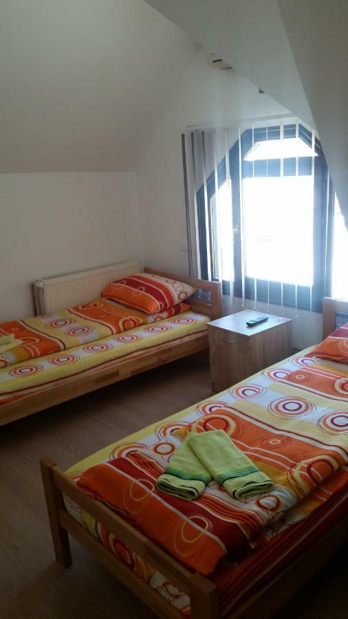 Art Hotel Nova Varoš Buitenkant foto