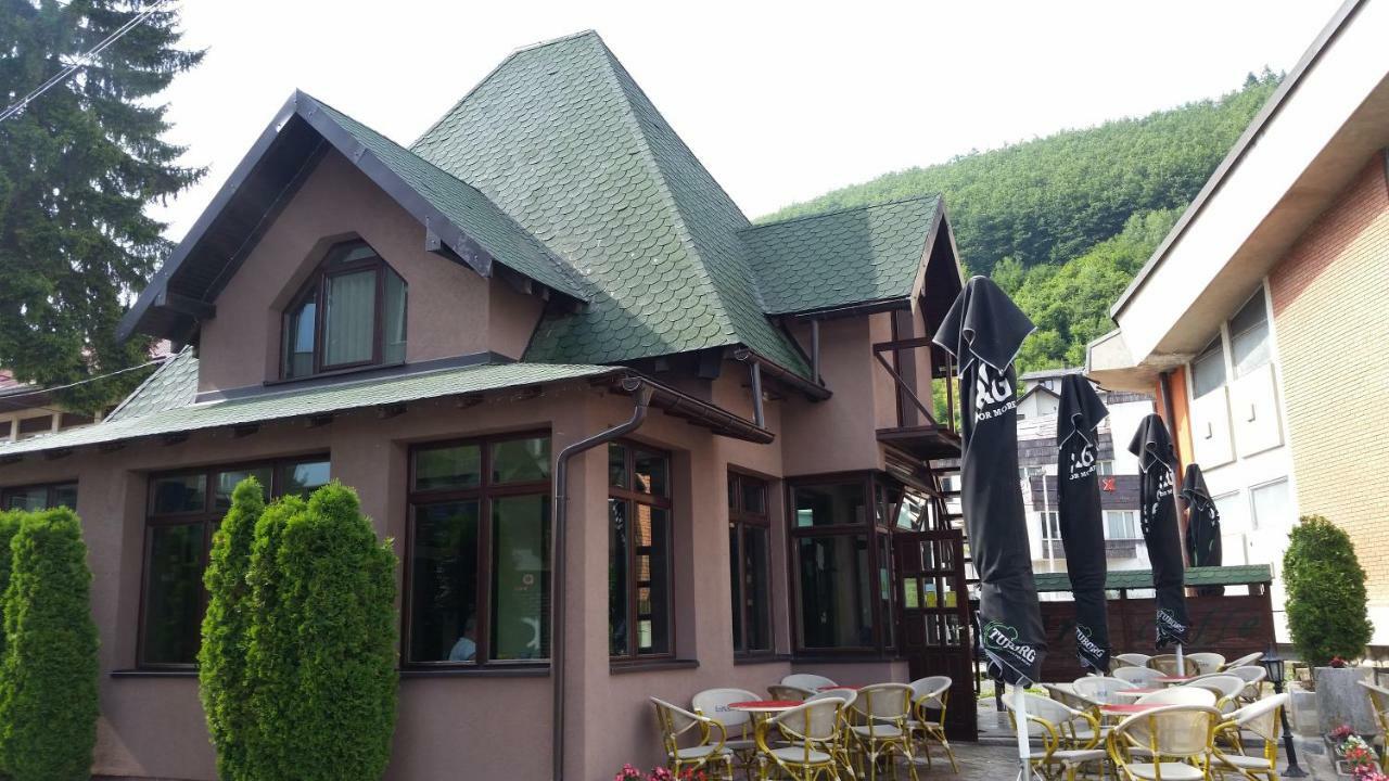 Art Hotel Nova Varoš Buitenkant foto